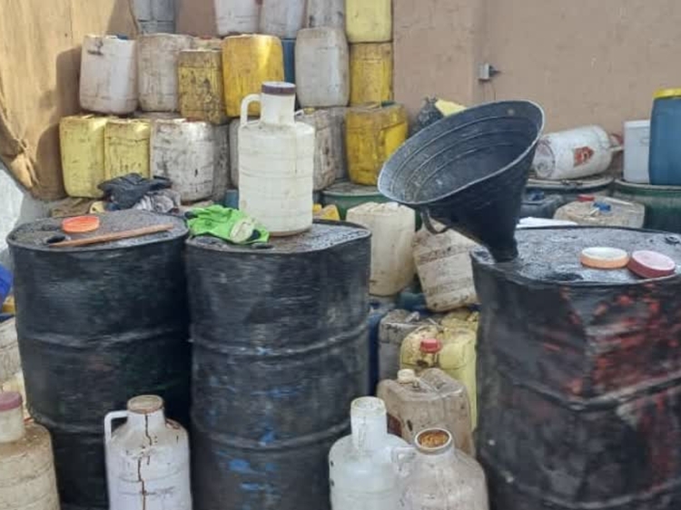 کشف و پلمب واحد غیرمجاز تبدیل ضایعات مرغ در شهرستان نجف آباد